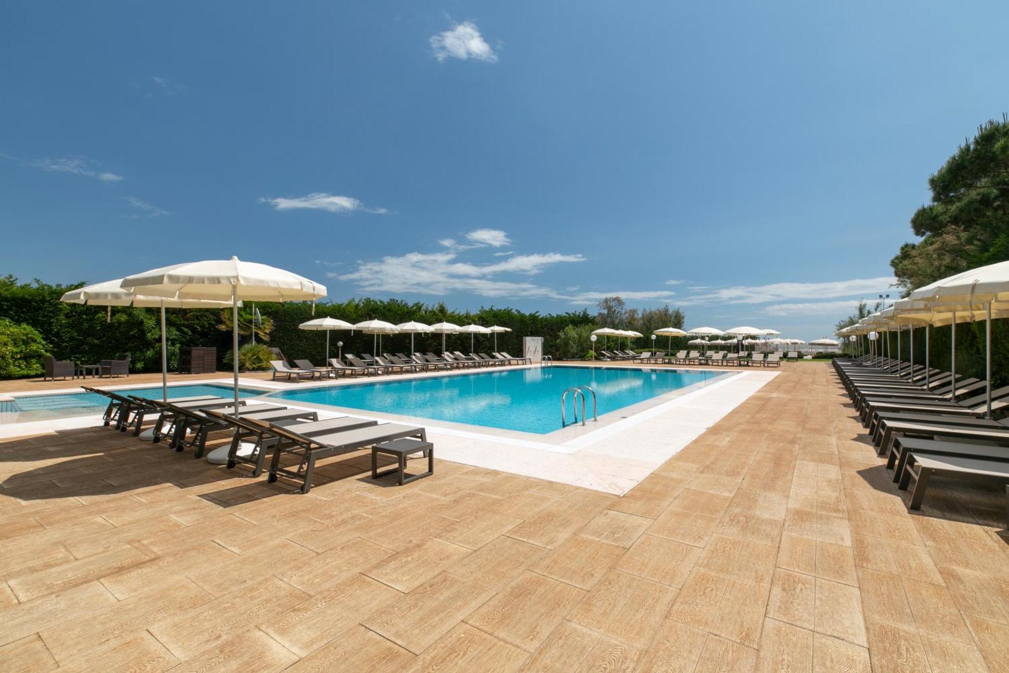 Hotel Gallia & Resort Lido di Jesolo Buitenkant foto